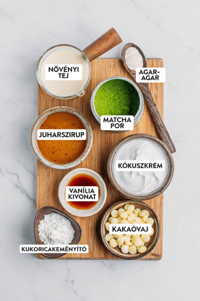 Vegán matcha panna cotta hozzávalói címkézve: növényi tej, agar-agar, matchapor, juharszirup, kókuszkrém, vanília kivonat, kakaóvaj és kukoricakeményítő